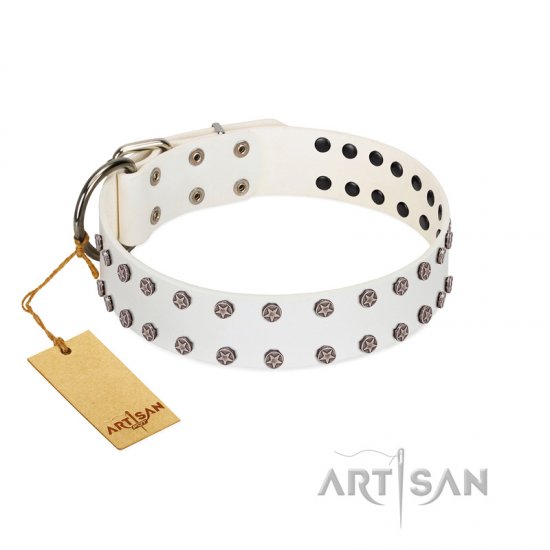 "White Night" FDT Artisan White Leather Dog Collar with Vinatge Silver-like Studs - إضغط الصورة للإغلاق