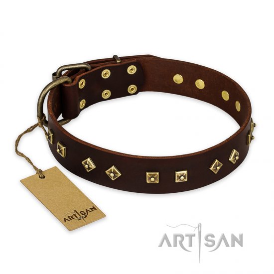 'Fashion Studs' FDT Artisan Decorated Leather Dog Collar with Old Bronze-Plated Steel Hardware 1 1/2 inch (40 mm) Wide - إضغط الصورة للإغلاق